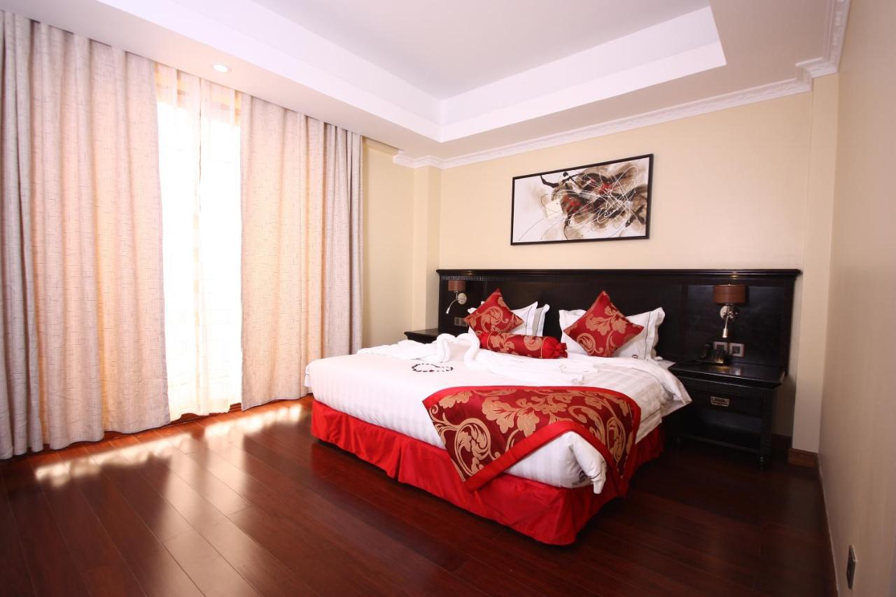 The White Rhino Hotel 니에리 외부 사진