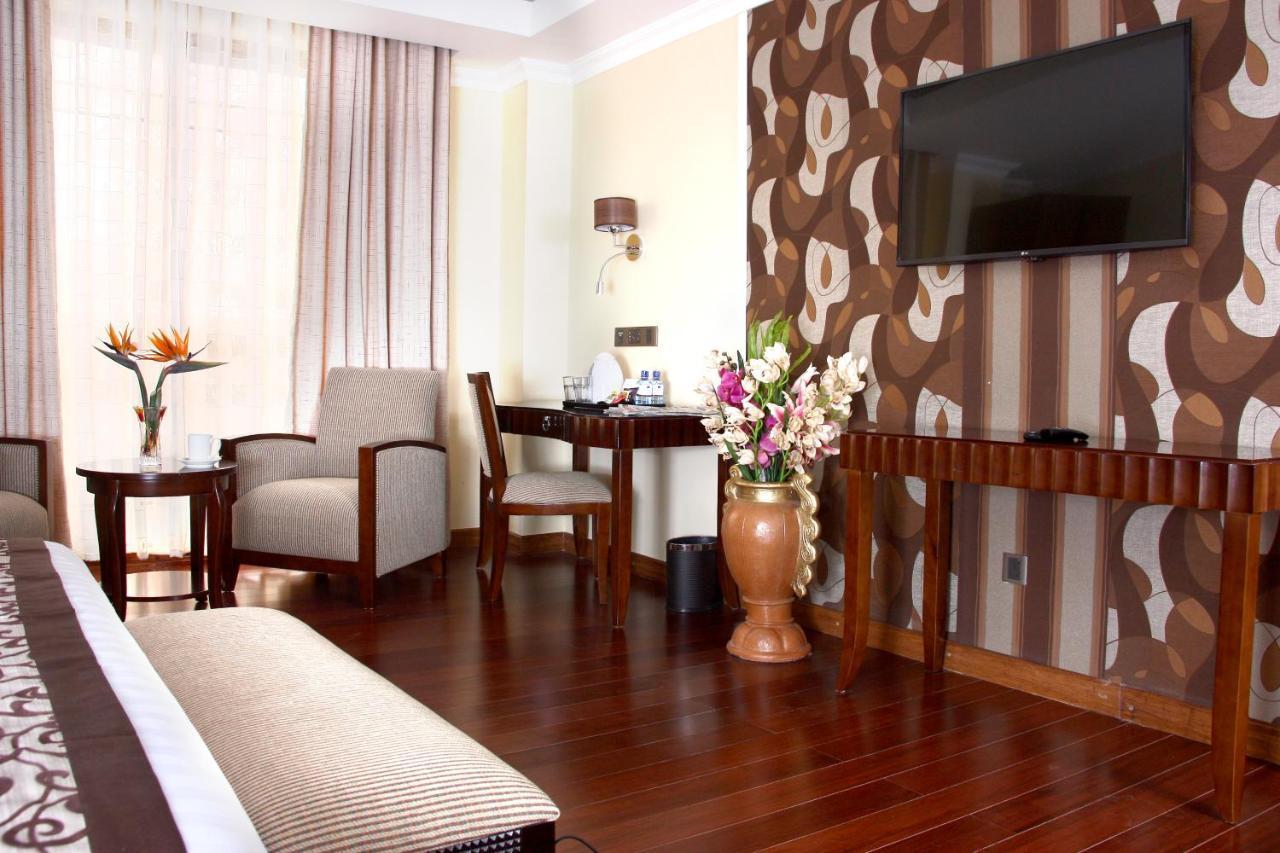 The White Rhino Hotel 니에리 외부 사진