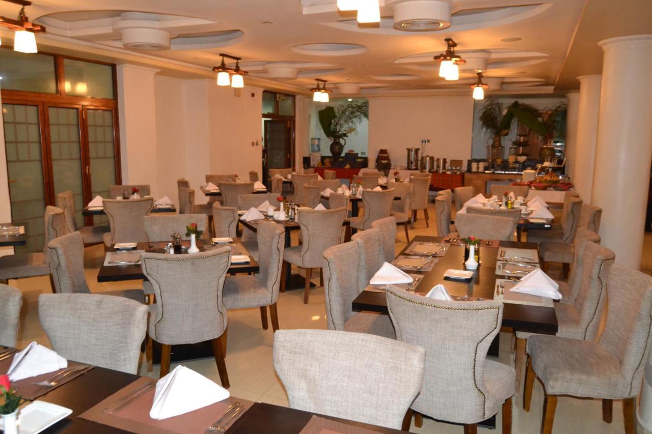 The White Rhino Hotel 니에리 외부 사진