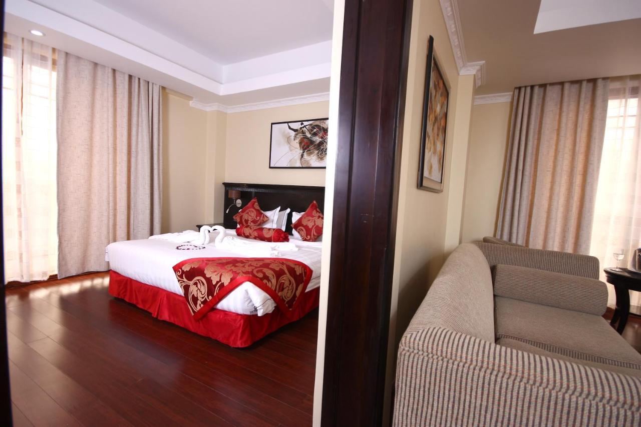 The White Rhino Hotel 니에리 외부 사진